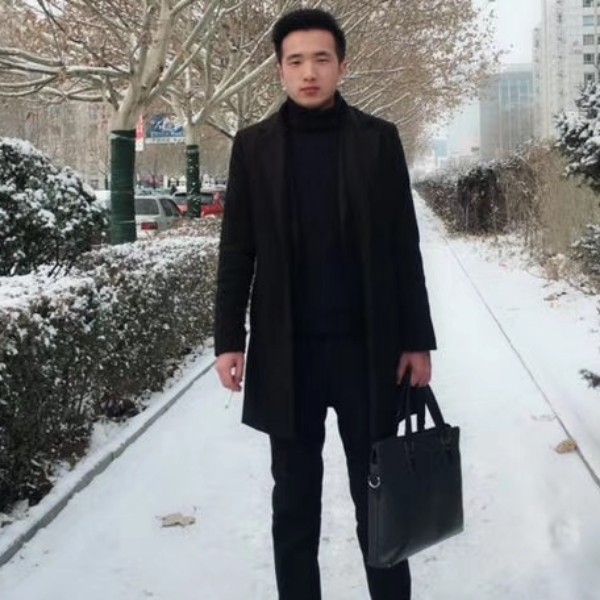 身影等于精明的照片