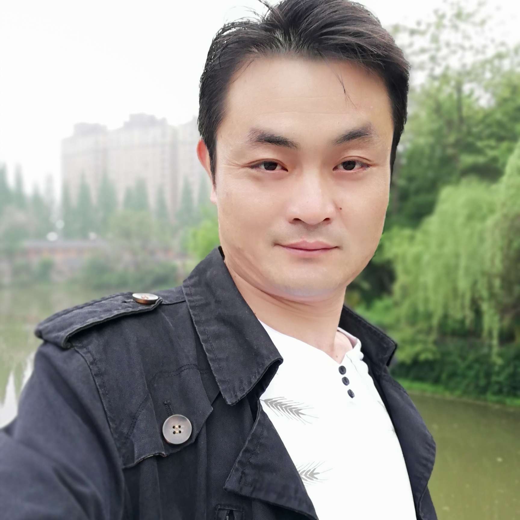 枕头相许落寞的照片