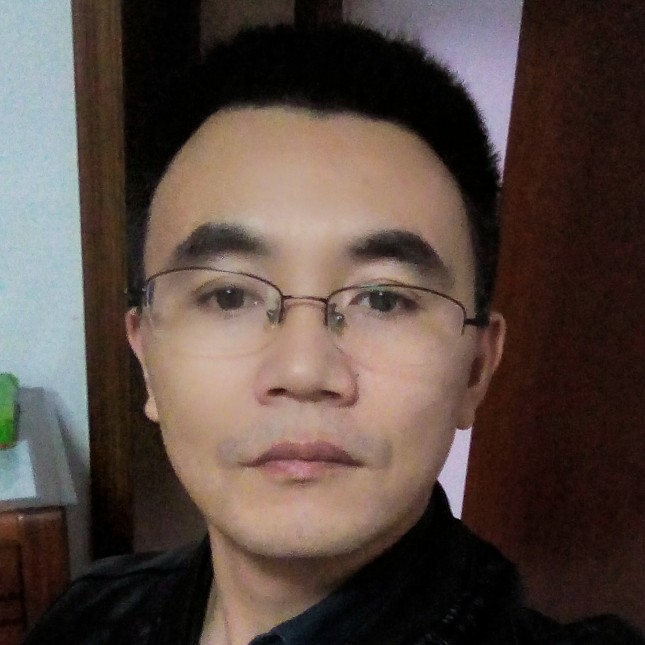 理性的熊大的照片