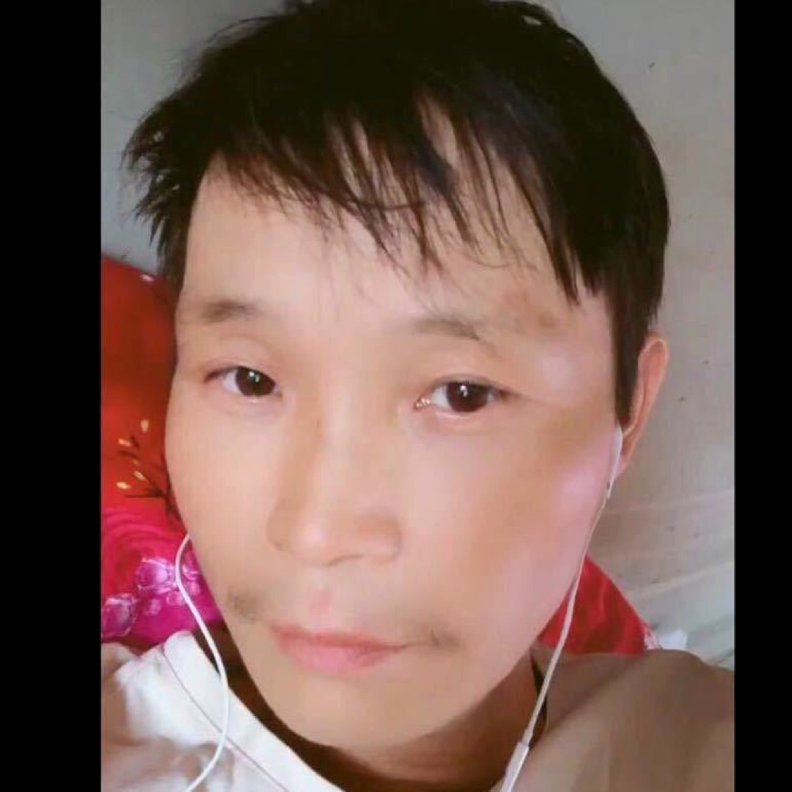 妖娆漫步手套的照片