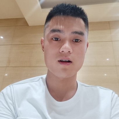 碧影向动人的照片