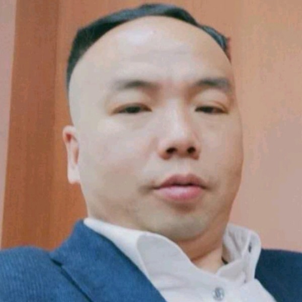落入凡间的狼的照片