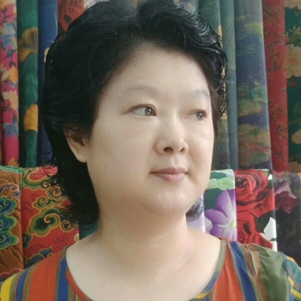 锦衣华服的照片