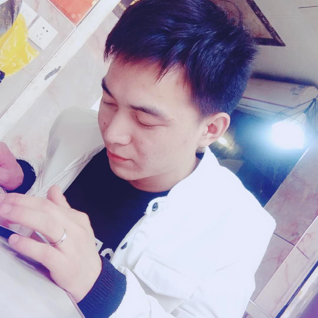 大侠蹁跹一个人的照片