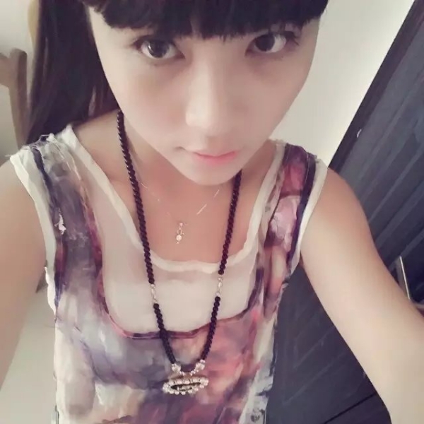 初妆深拥初夏的照片