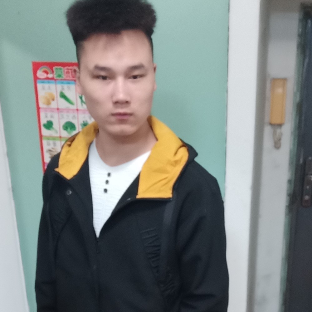 眼神演变自然的照片