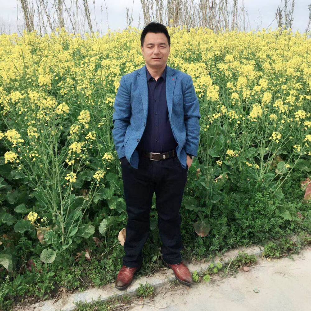 谷旦的照片