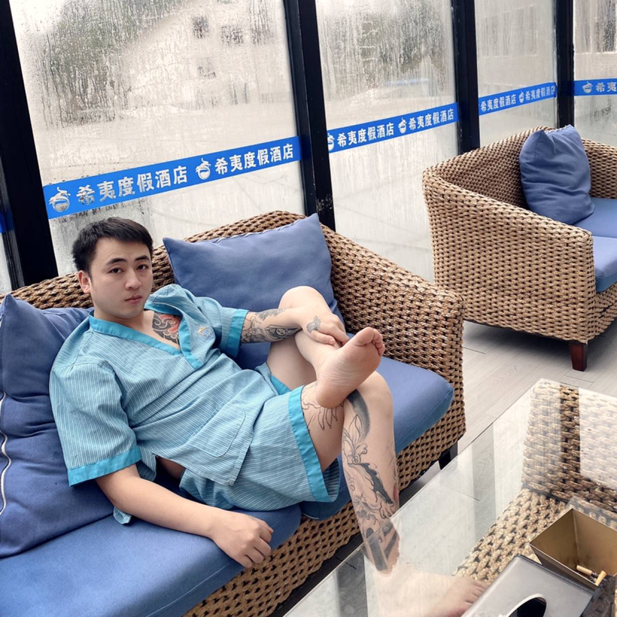 捡瓶子的小哥,的照片