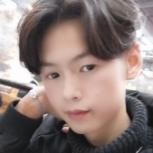 小鸽子错落的照片