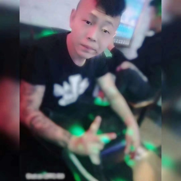 左右命的照片