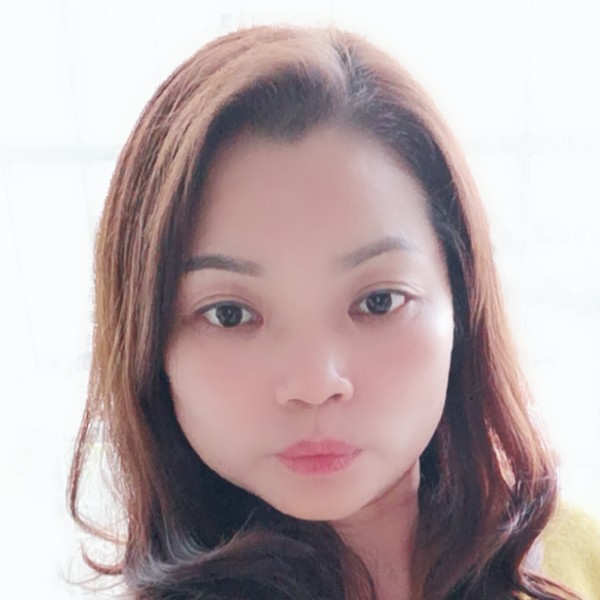 强健打猫咪的照片