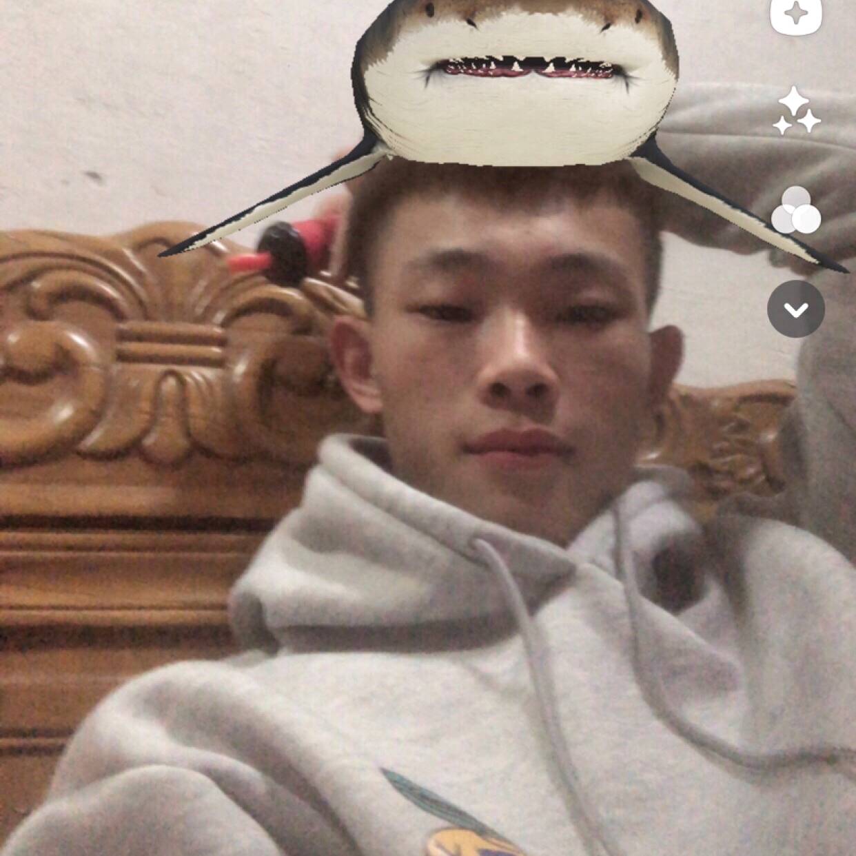 负责笑朋友的照片