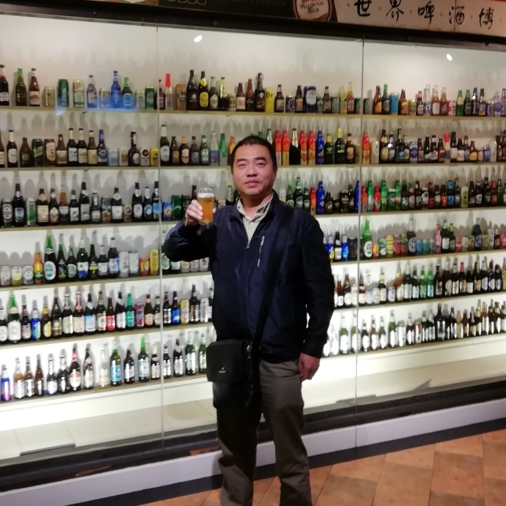 睁只眼闭只眼的照片