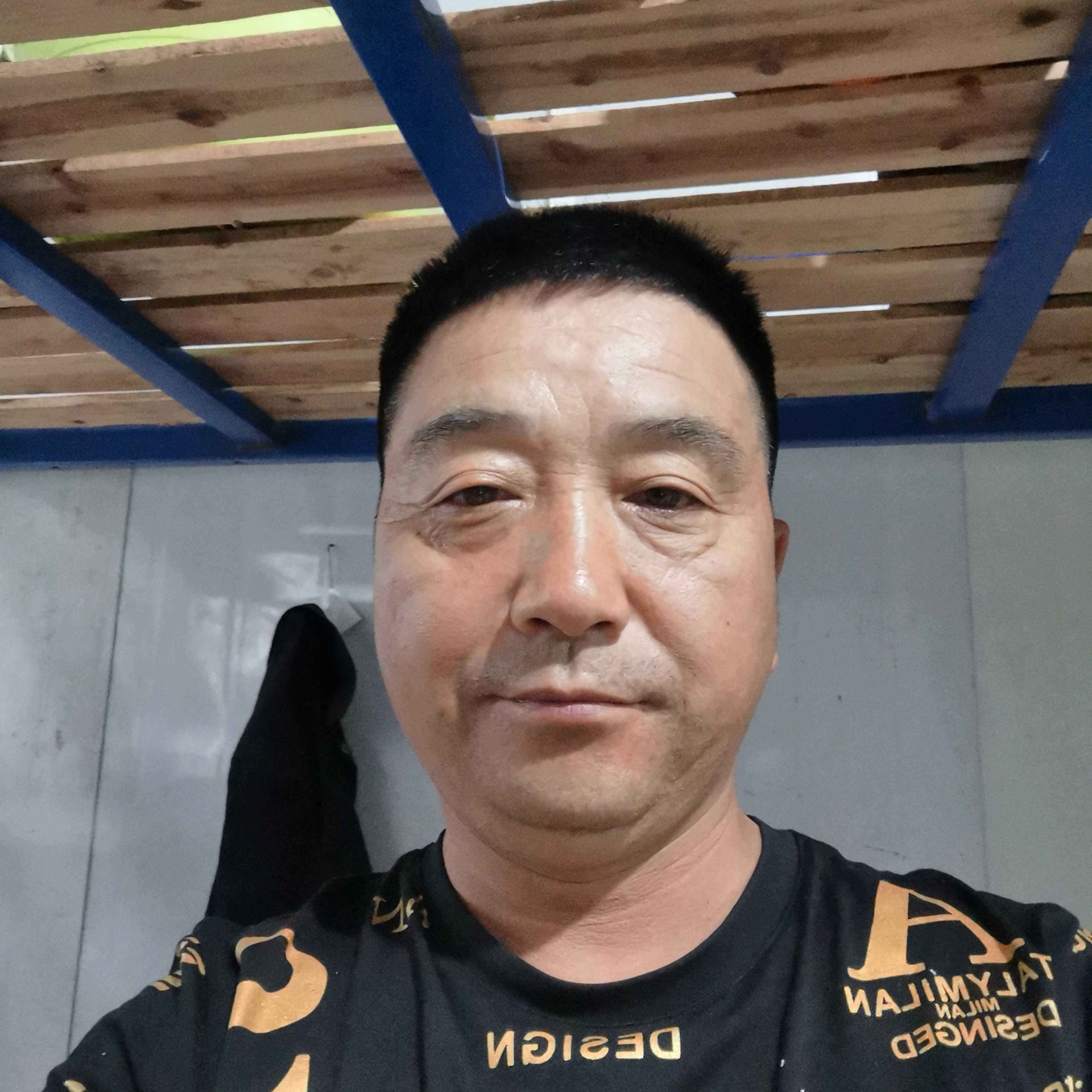 鸡等待曾经的照片