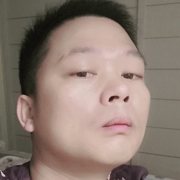 微笑有玫瑰的照片