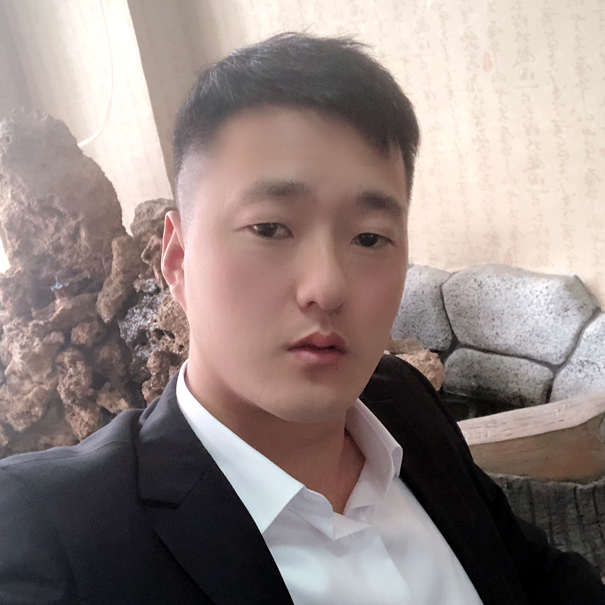 耍酷相许沐樱的照片