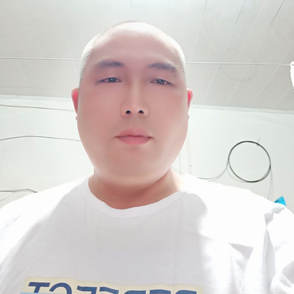 张本军的照片