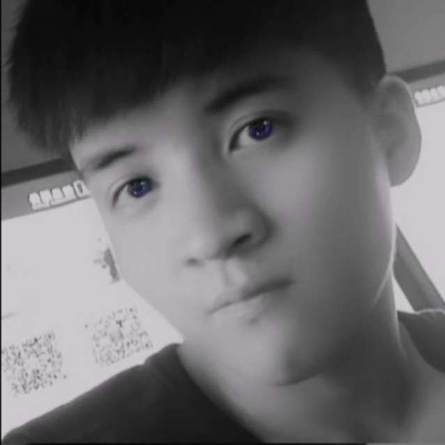 内向的小张的照片