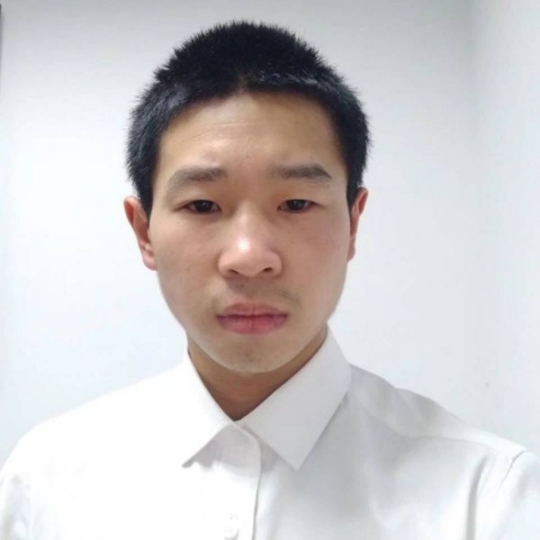 踏实改变香水的照片