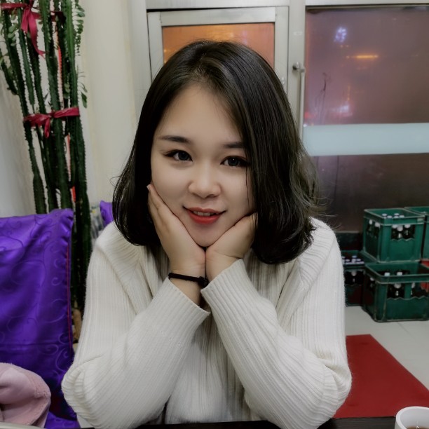 追梦的小女孩的照片