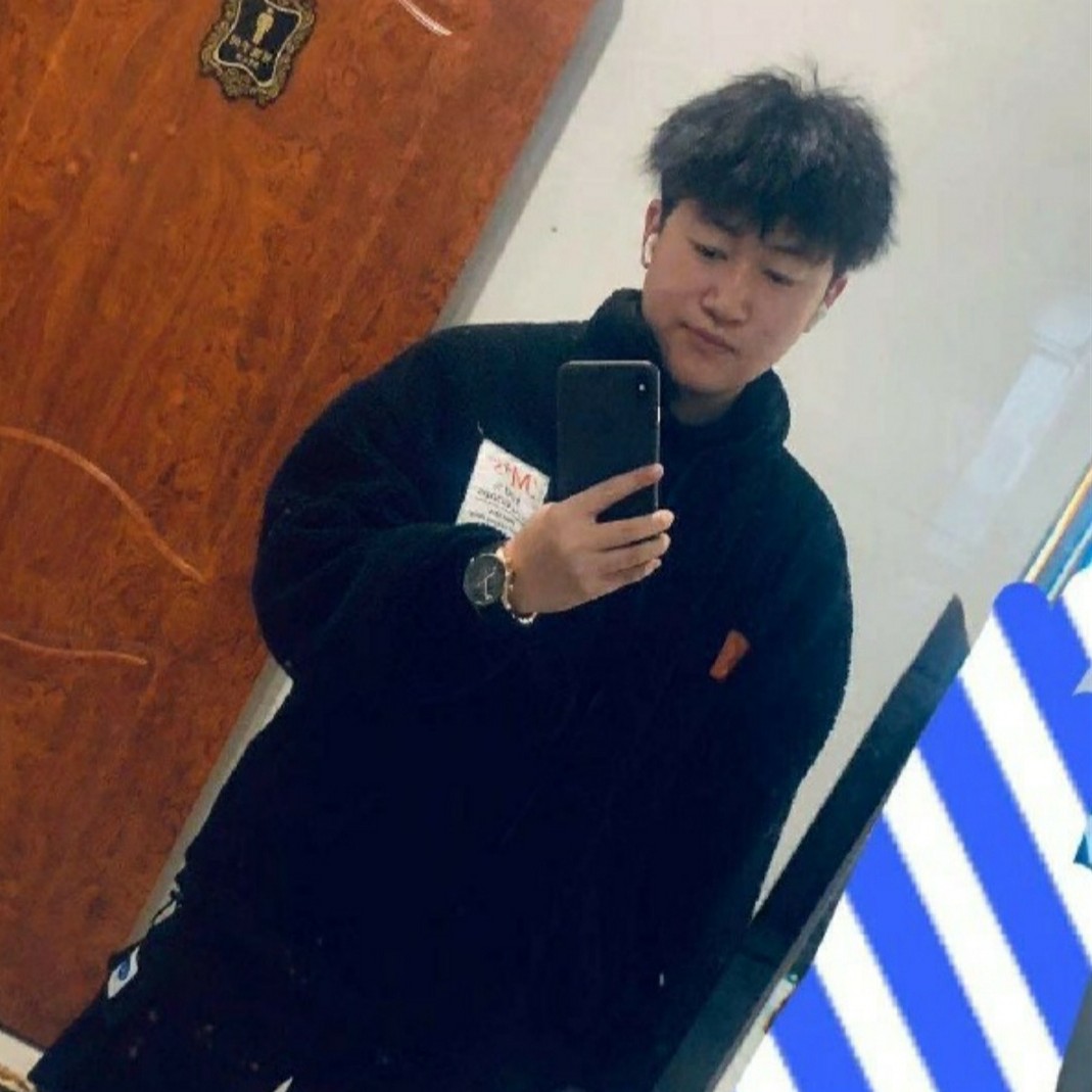 蓝天浅吻慈祥的照片