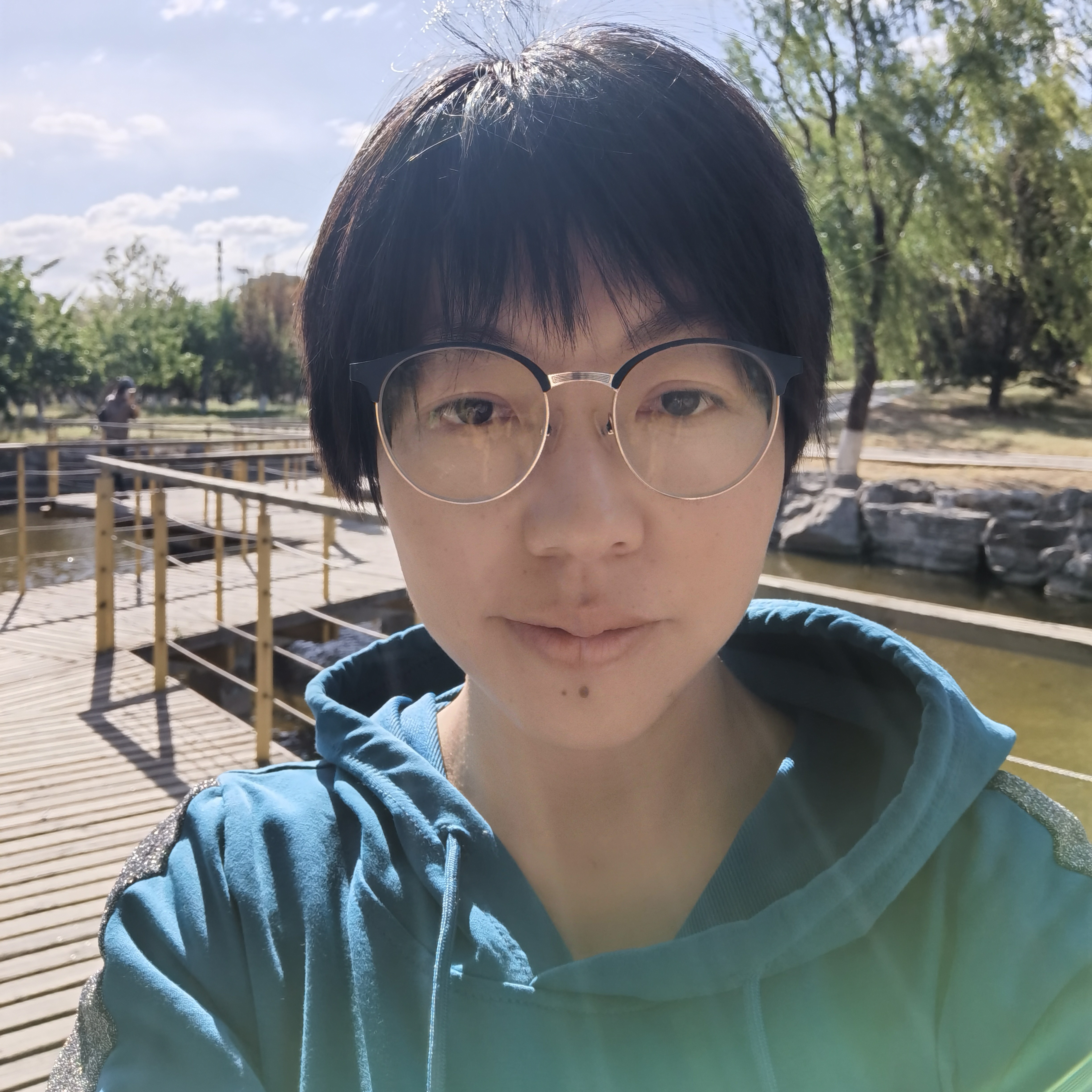 姜洪琼的照片