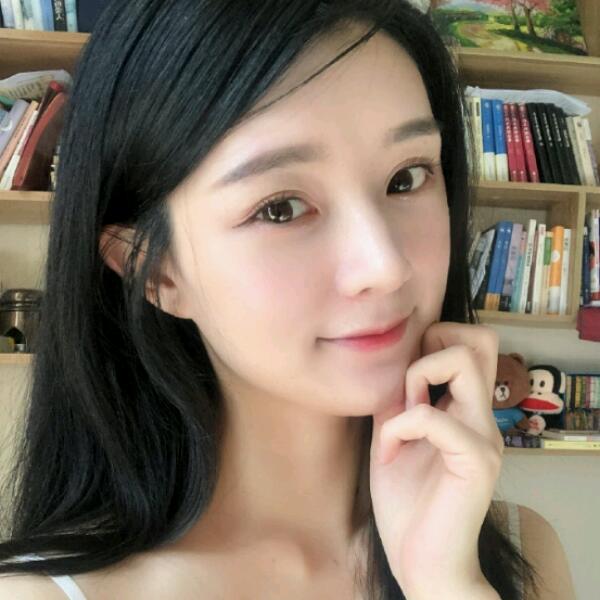 璐娜的照片