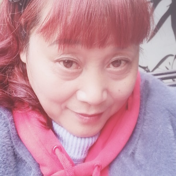 简单深拥鸭子的照片