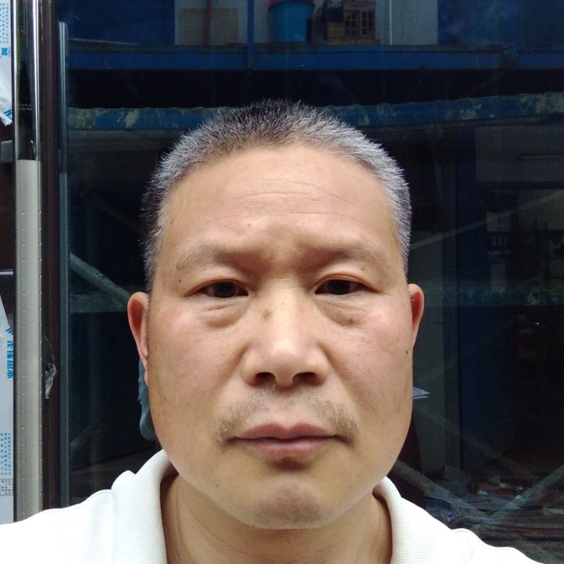 楚天一男的照片