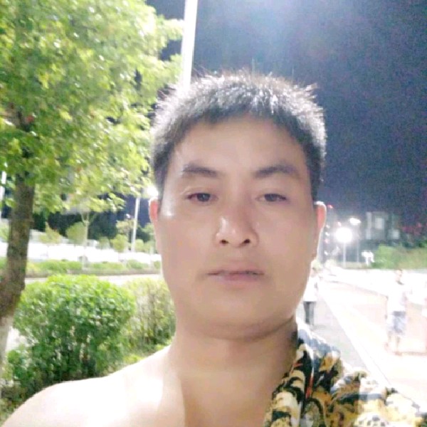 坚强漫步情殇的照片