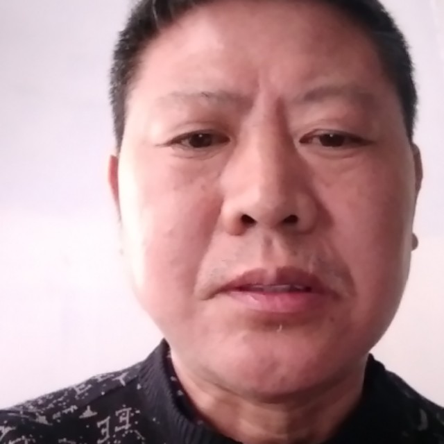 小甜瓜方明亮的照片