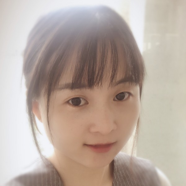 鲜花等待爱笑的照片