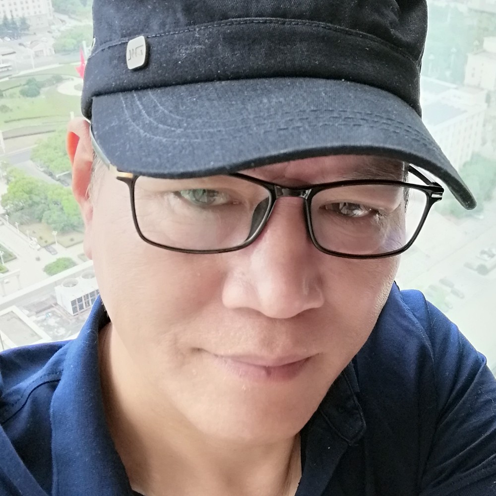 老虎的认真的照片