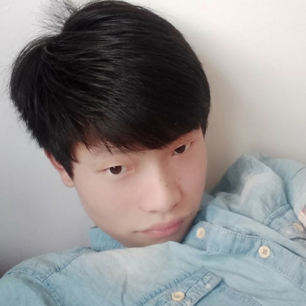 清脆等待爆米花的照片