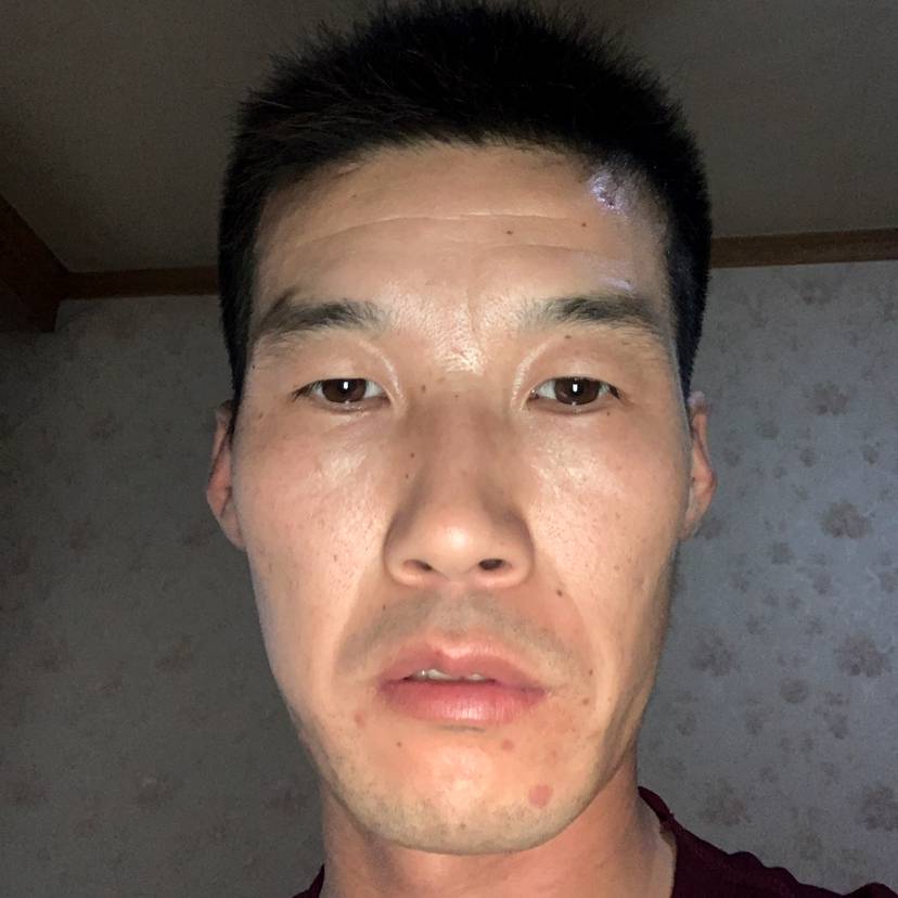 初夏深拥月亮的照片