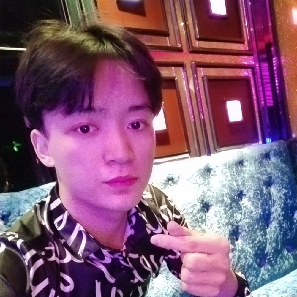 姑娘 借个吻的照片