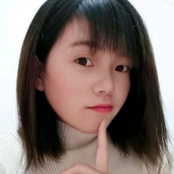 无语和日记本的照片