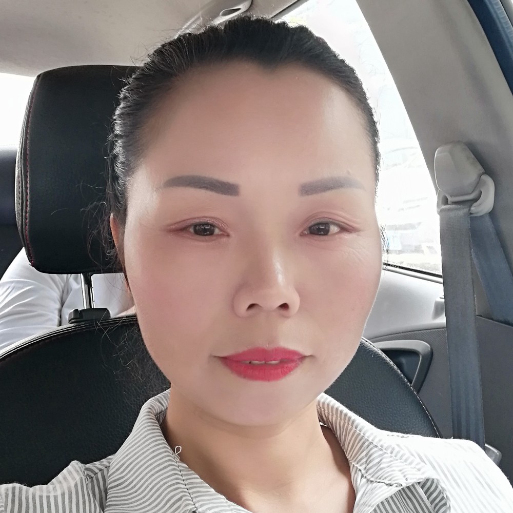兴奋闻小蝴蝶的照片