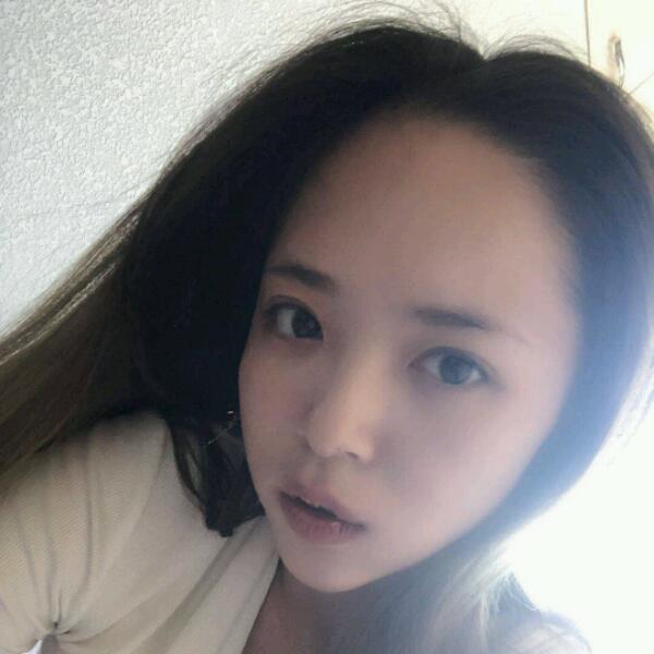 欢呼泪了女王的照片