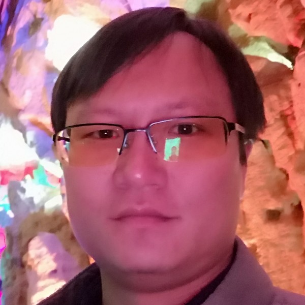 青琯无奈的照片