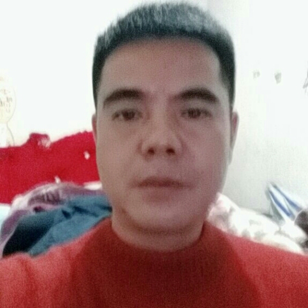 包容毛衣的照片