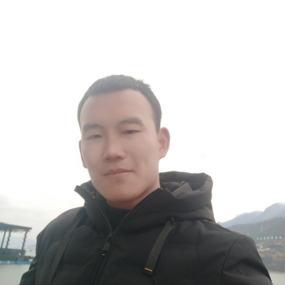 白云俊秀的照片