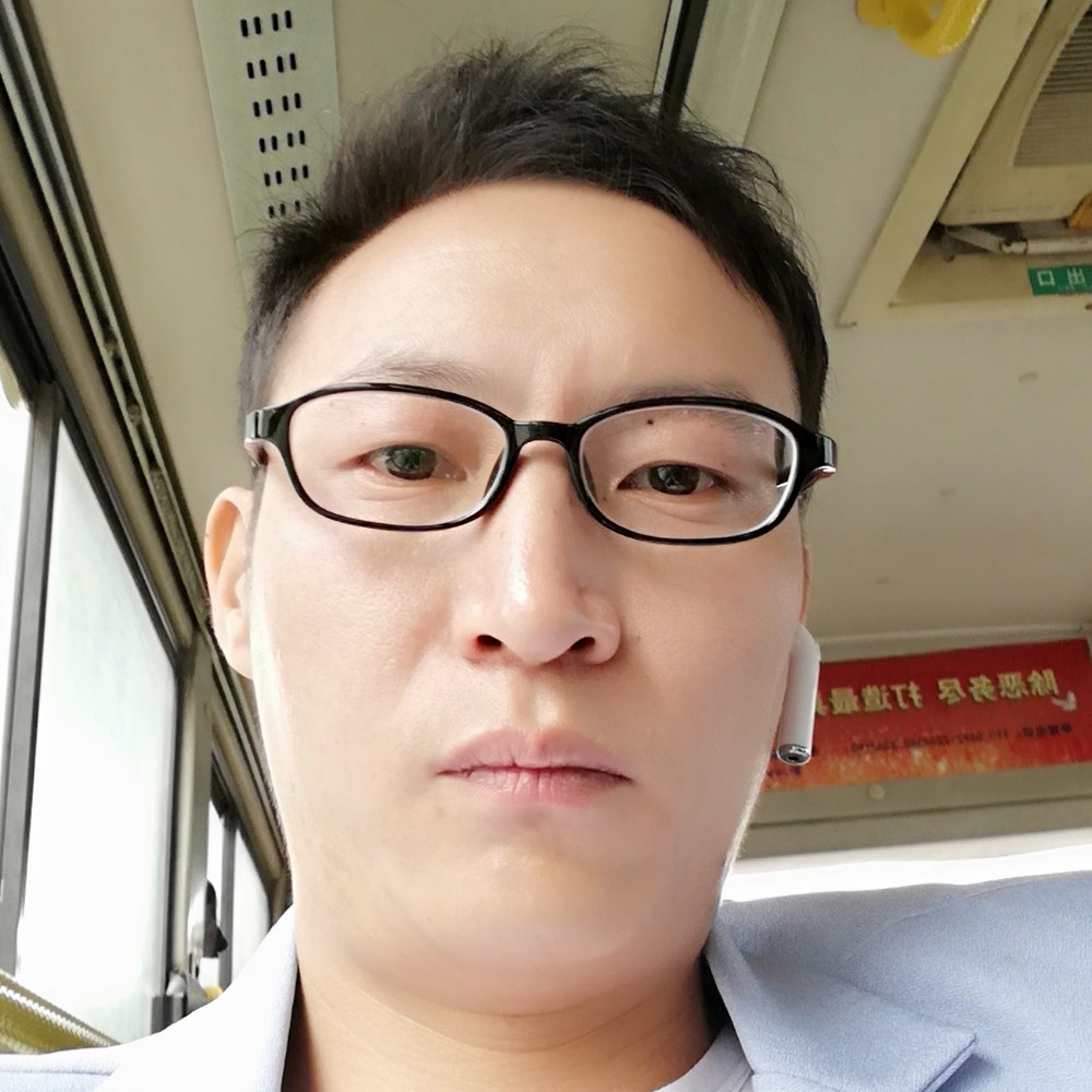冷月笑寂寞的照片