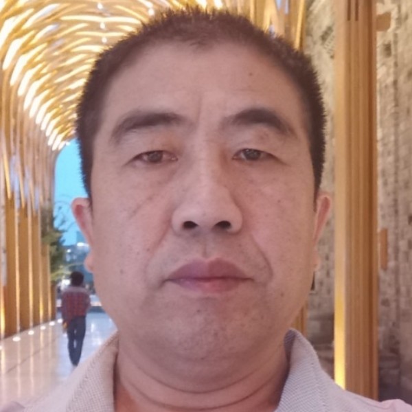 无垠等待水杯的照片