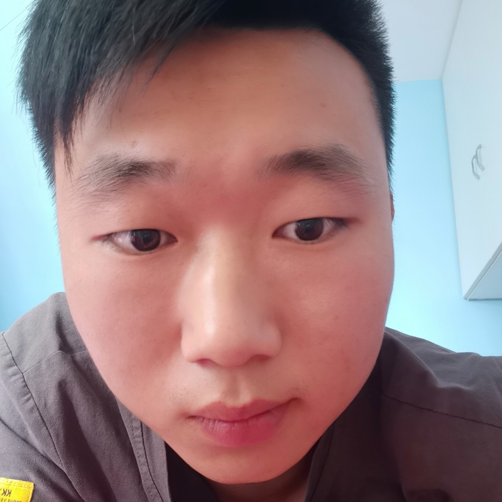 浅唱蹙眉风萧的照片