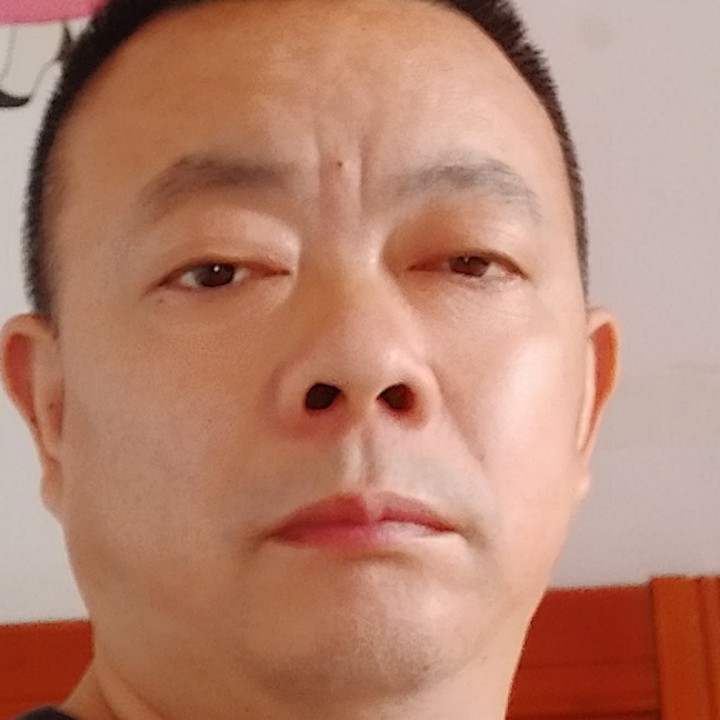 害羞爱花生的照片