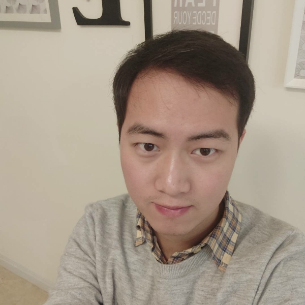 斑驳方盒的照片