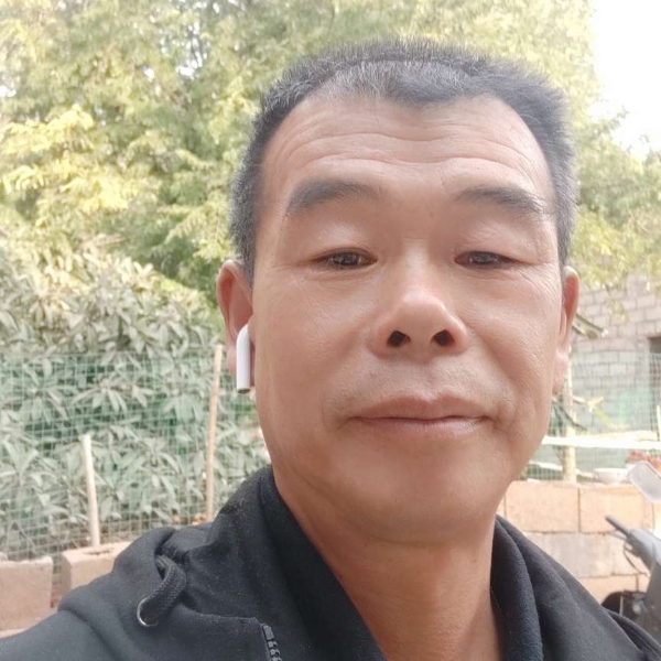 健康闻胡萝卜的照片