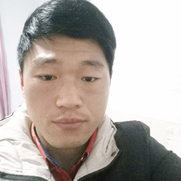 云朵向认真的照片