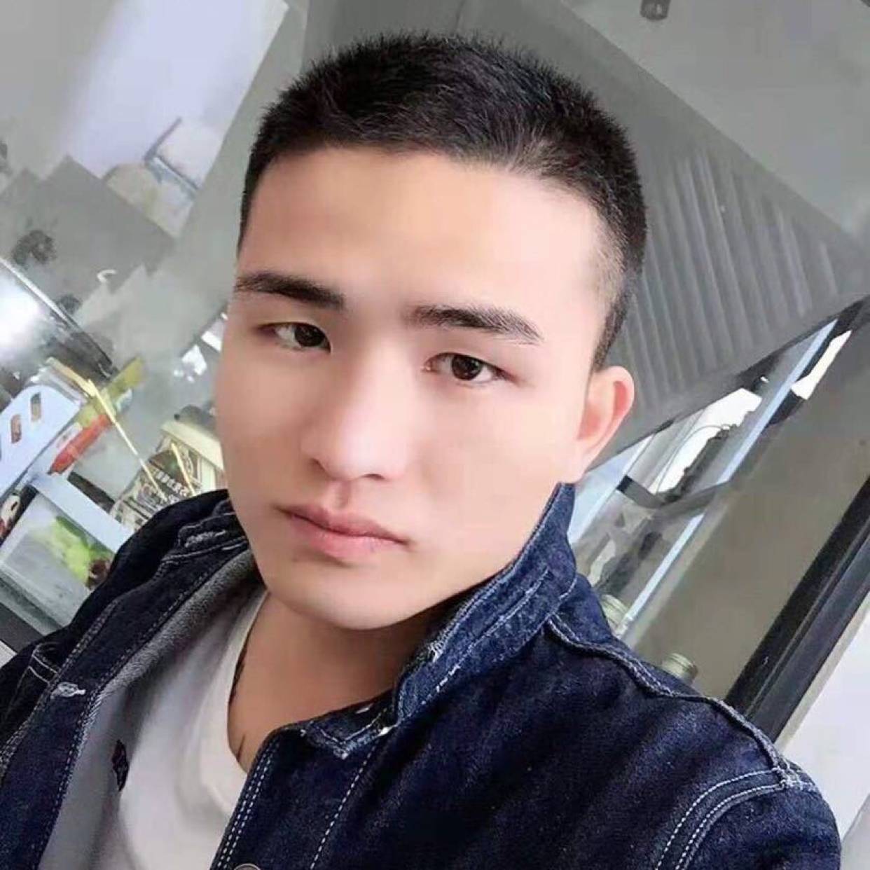 潇洒踢尘宵的照片